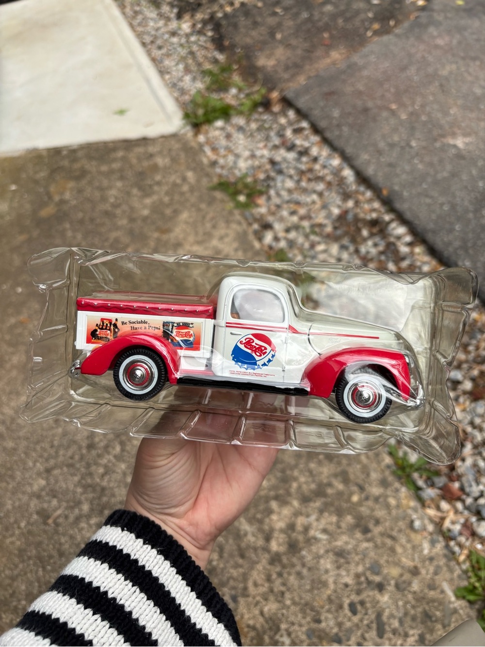 Pepsi White and Black Pick up Truck bank